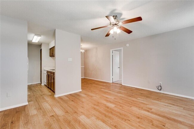 Foto del edificio - 10616 Mellow Meadow Dr