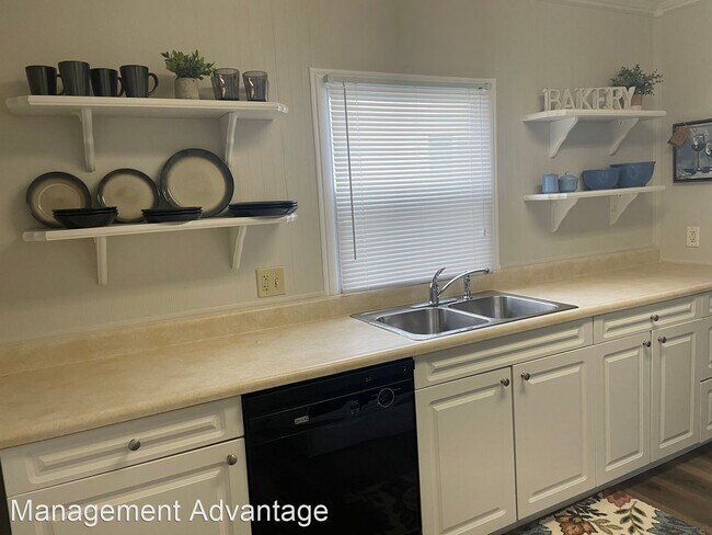 Foto del edificio - 3 br, 1 bath House - 1714 Congress Street