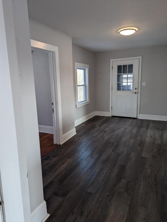 Foto del edificio - 419 New London Turnpike