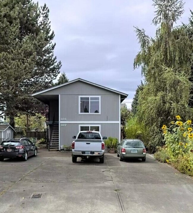 Foto del edificio - 337 NW Bailey Ave