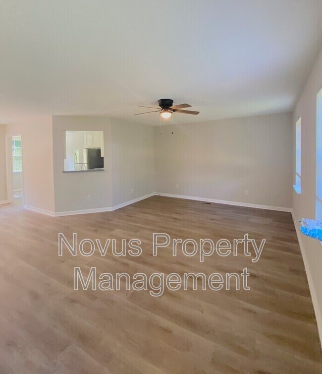 Foto del edificio - 88 River Ridge Dr