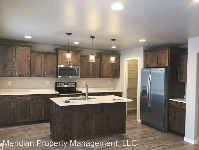 Foto del edificio - 4 br, 4 bath House - 6656 58th Ave S