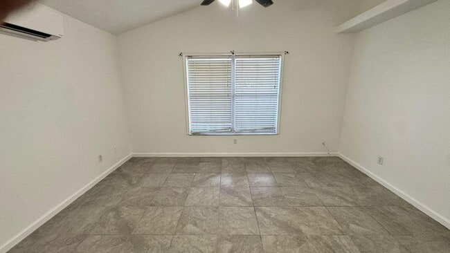 Foto del edificio - 678 SW Pueblo Terrace