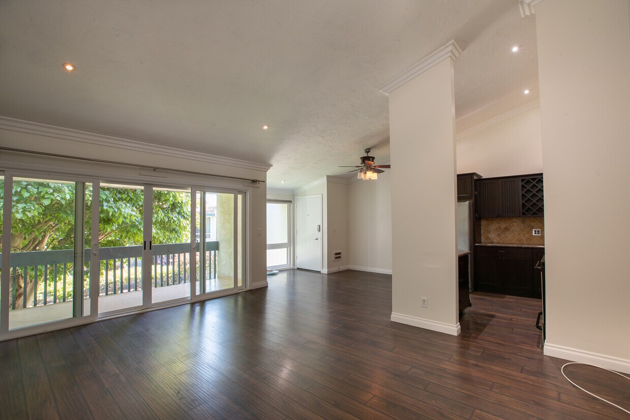 Livingroom/Kitchen/Dining - 818 Camino Real