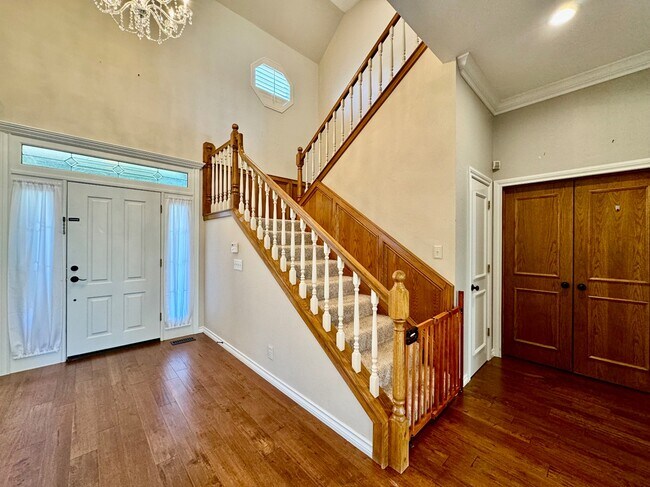 Building Photo - 2600 Sweetbriar Ct