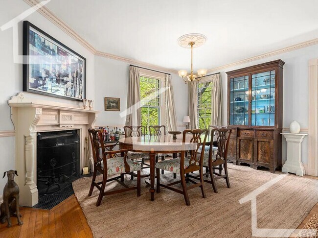 Foto del edificio - AMAZING BROOKLINE 5 BED!!!!