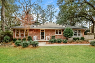 Building Photo - 114 Live Oak Rd