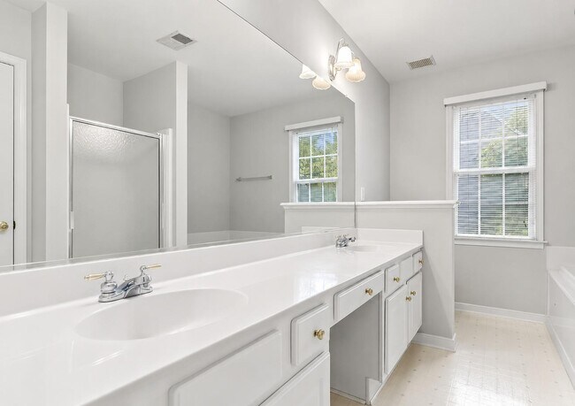 Foto del edificio - 10813 Kittery Pl