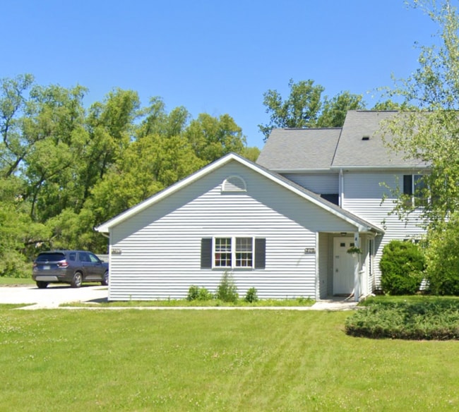 Building Photo - 2210 Valley Rd
