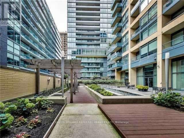 Photo du bâtiment - 438-1438 King St W