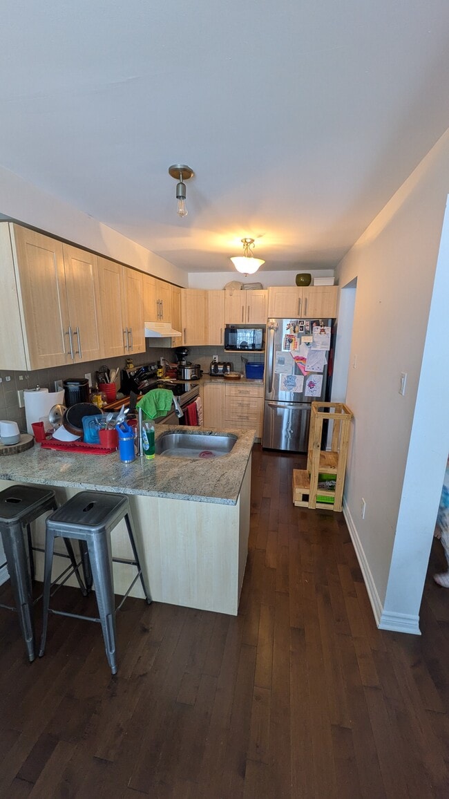 Building Photo - Spacious 3-Bedroom Townhouse for Rent – Plateau, Gatineau