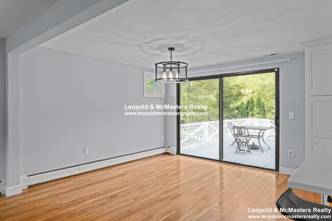 Foto del edificio - 330 Swains Pond Ave