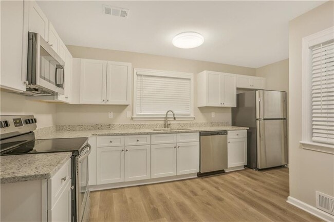 Building Photo - 1707 Laurens Dr SW