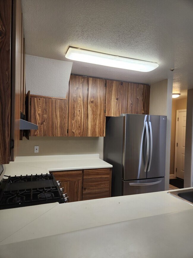 Foto del edificio - COMING SOON - 2 bedroom, 2 bath condo in Rohnert Park, Sonoma State Students welcome!