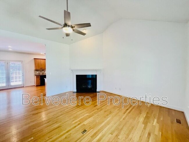 Foto del edificio - 7541 Strawberry Rd