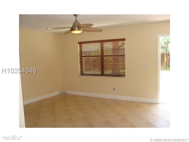 Foto del edificio - 6141 SW 42nd Pl