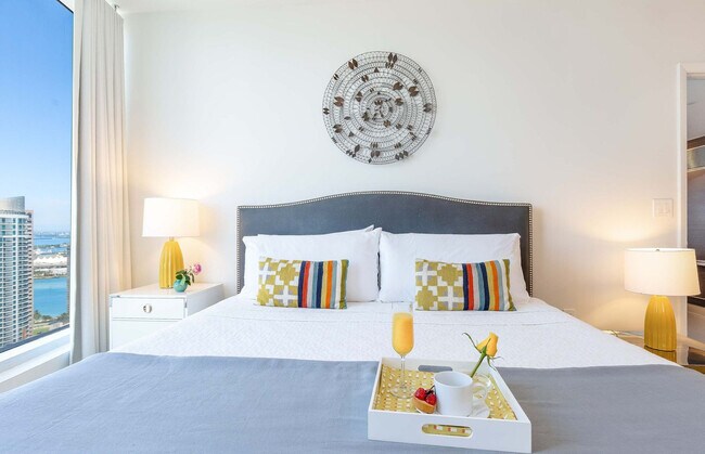 Building Photo - 485 Brickell Ave