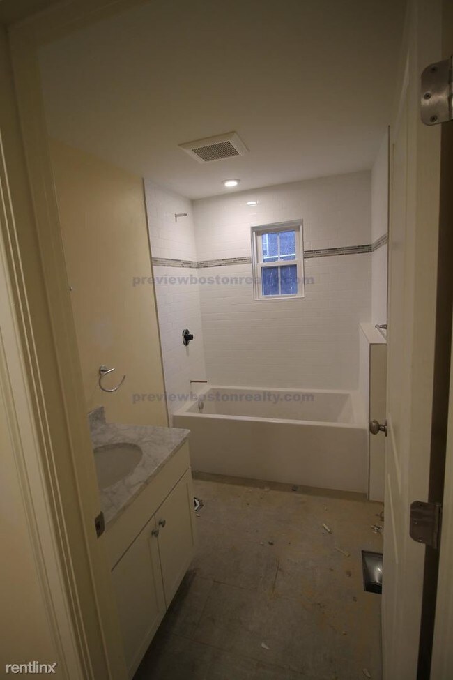 Building Photo - 35 Nonantum St