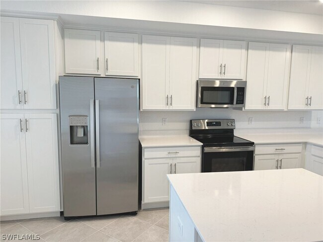 Foto del edificio - 14141 Heritage Landing Blvd