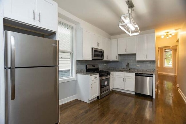 Foto del edificio - 2657 N Ridgeway Ave
