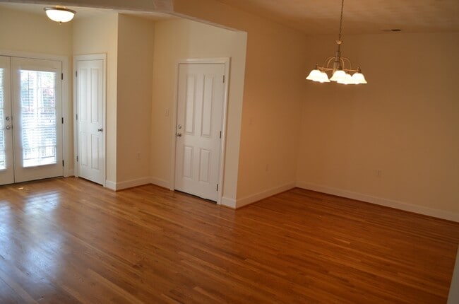 Foto del edificio - 915 Colley Ave