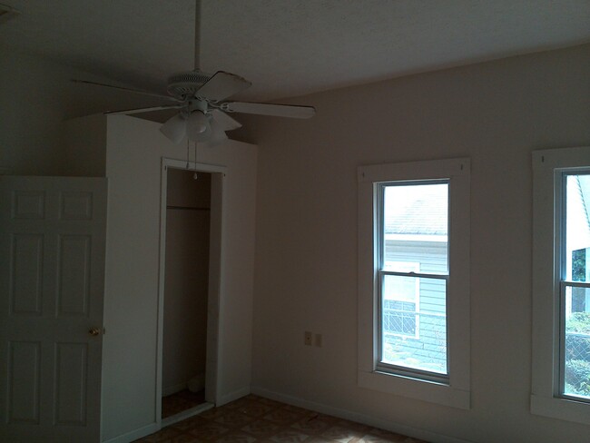 Foto del edificio - **UPCOMING**4 bedroom / 2 bathroom Home fo...