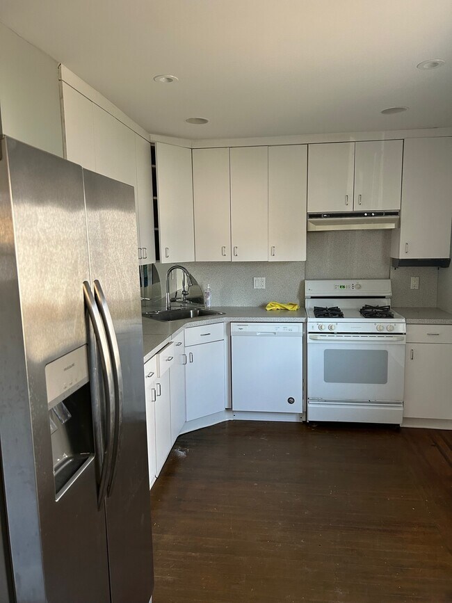 Open Kitchen - 1076 Fulton St