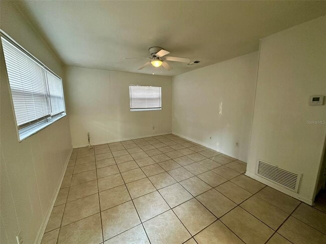 Building Photo - 1916 NE 21st Pl