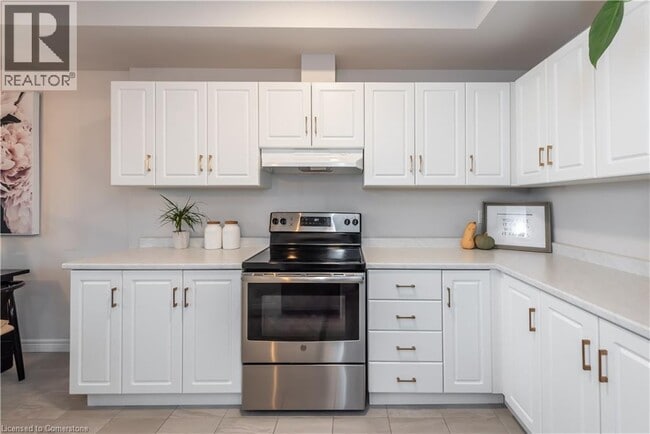 Building Photo - 80 Dunrobin Ln