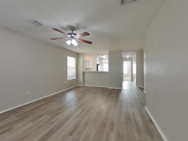 Foto del edificio - 614 Harpswell Ln