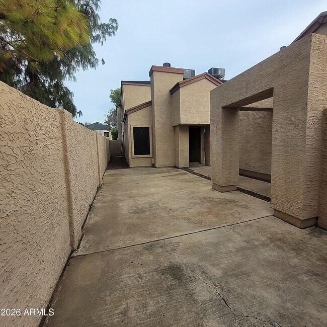 Foto del edificio - 3302 E Aire Libre Ave