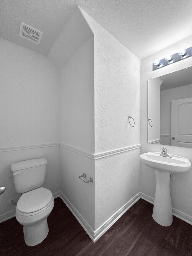 Foto del edificio - Modern Comfort & Prime Location Near Hwy 9...