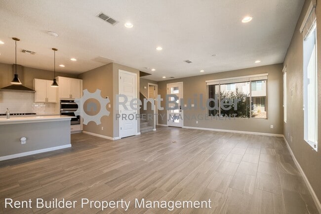 Building Photo - 3 br, 2.5 bath House - 6315 Vista Del Bosq...
