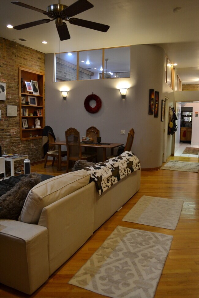 Foto del edificio - 1232 N Cleaver St