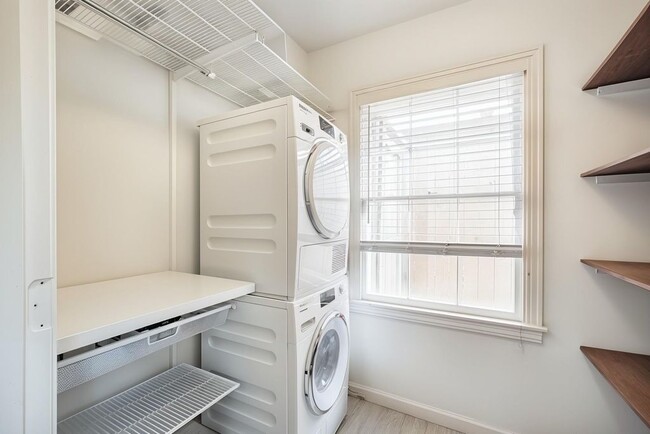 Foto del edificio - 3439 Wentworth St
