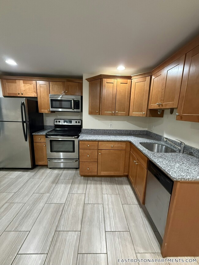 Building Photo - 234 Lexington St