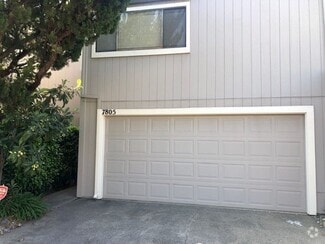Building Photo - 7805 Temple Ln