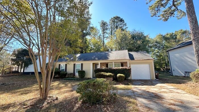 Foto principal - Alpharetta 3 Bedroom-2 Bathroom, Minutes F...