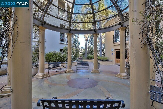 Foto del edificio - 1315 Alma Ave