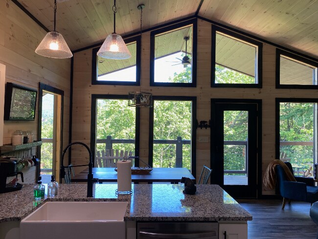 Building Photo - 4227 Round Top Way