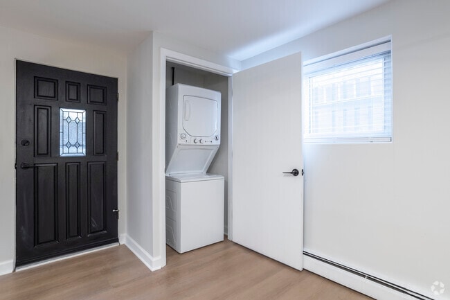 1BR, 1BA - 500SF - Laundry - 143 Ann St