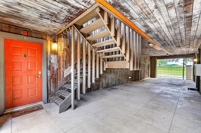 Building Photo - 4549 N O'Connor Rd