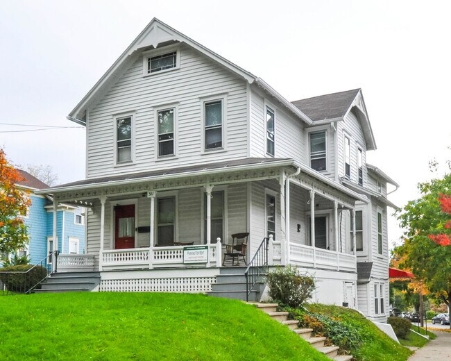 Foto del edificio - 311 Dryden Rd