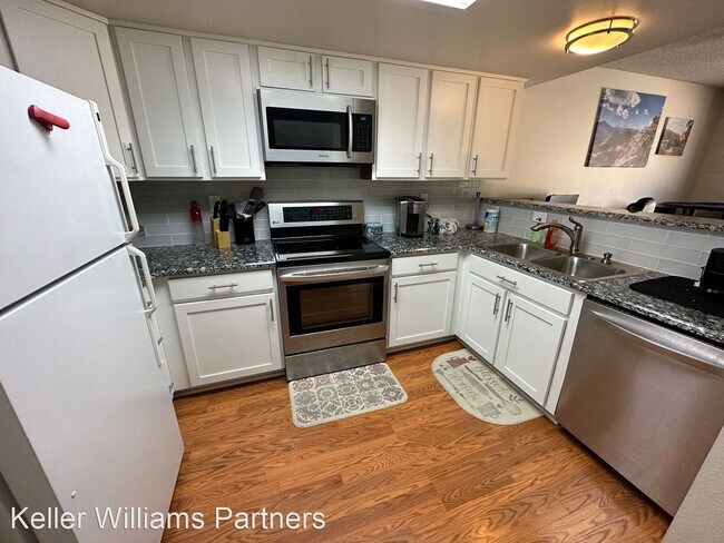 Building Photo - 2 br, 2 bath House - 920 Azure Circle