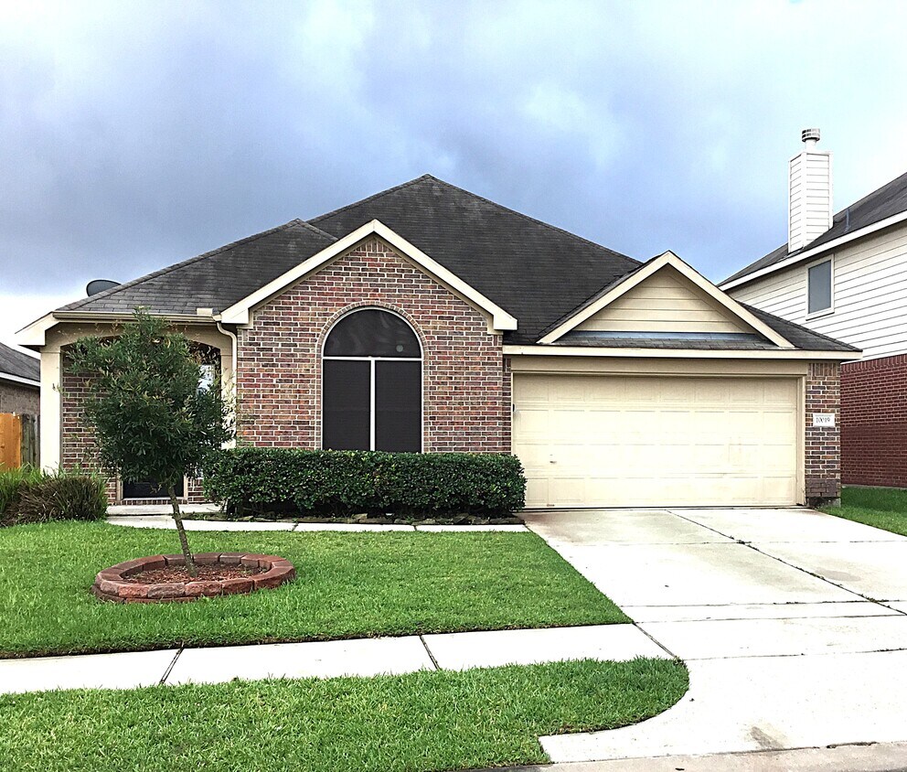 Foto principal - 10019 Blissful Valley Ln
