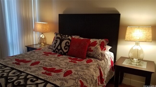 Building Photo - 1551 Ala Wai Blvd