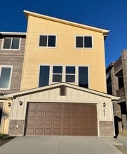 Building Photo - 3044 N Network Ln