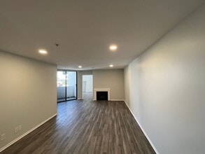 Interior Photo - 1223 Federal Ave