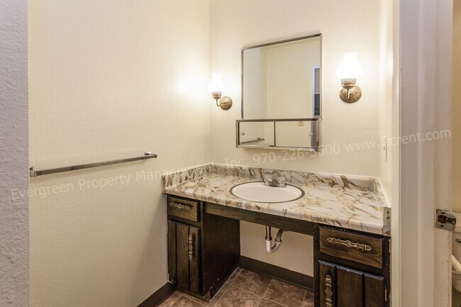 Foto del edificio - 1314 E 16th St