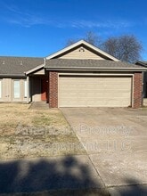 Building Photo - 13115 E 44th St